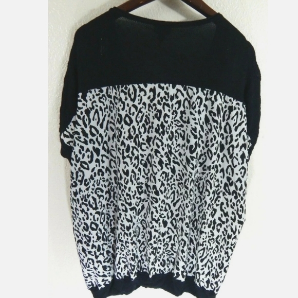 Torrid Black White Knit Panel Leopard Top - Picture 3 of 3